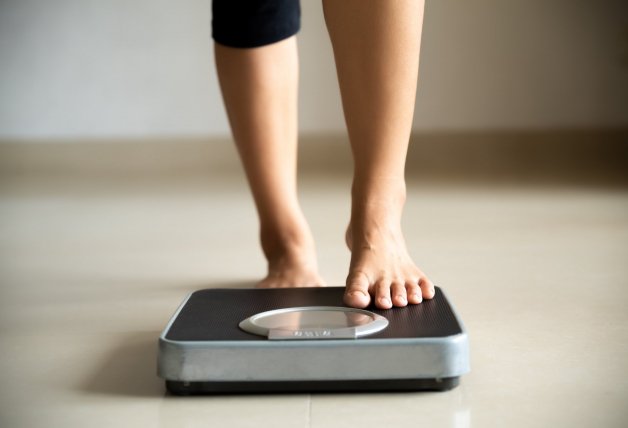 A la larga, las dietas restrictivas pueden hacer que ganemos aún más peso.