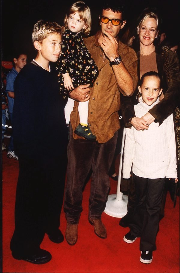 Antonio Banderas con Melanie y sus hijos, Dakota, Alexander y Stella.