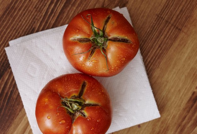 Secar la fruta y verdura con papel de cocina es lo más higiénico