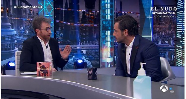 Pablo Motos y David Bustamante, en un momento de la entrevista.