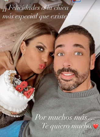 Rubén felicita a Marta por su 48 cumpleaños.