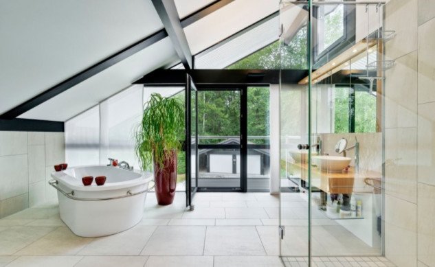 Baño suite. Fuente: Savills