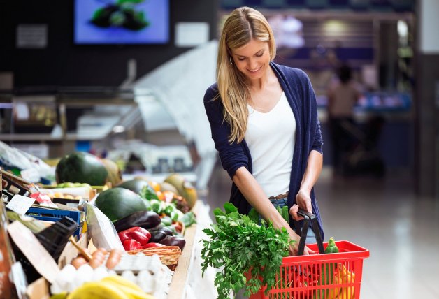 Tomar decisiones sanas sobre tu alimentación no solo te ayudará a perder peso, sino que te ayudará a sentirte mejor.