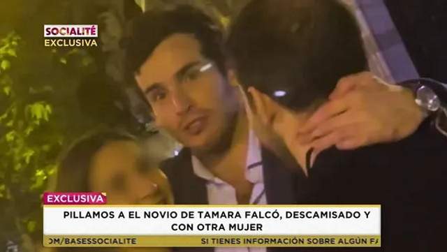 En Socialité subieron las fotos "comprometidas" de Íñigo Onieva con unos amigos.