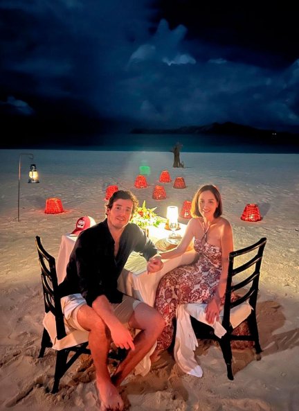 Tamara e Íñigo han pasado unos días en Filipinas y han disfrutado de momentos tan románticos como una cena en una playa desierta.