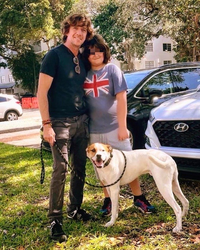 Nicolás Vallejo-Nágera junto a su hijo, Andrea Nicolás.