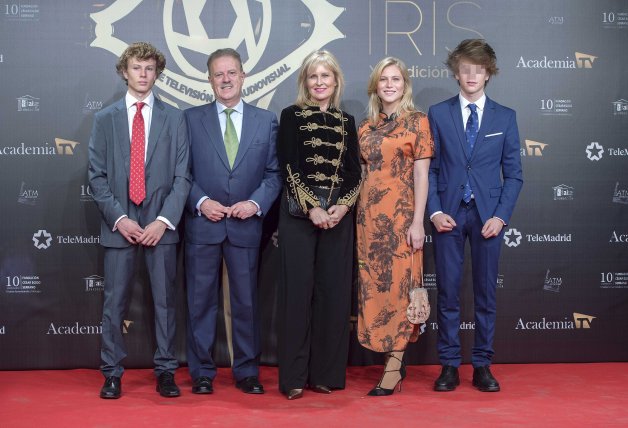 La familia al completo durante una gala cuando Campo Vidal era presidente de la Academia de la Televisión de España.