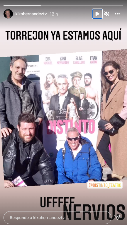 Kiko posa con sus compañeros horas antes de su estreno.