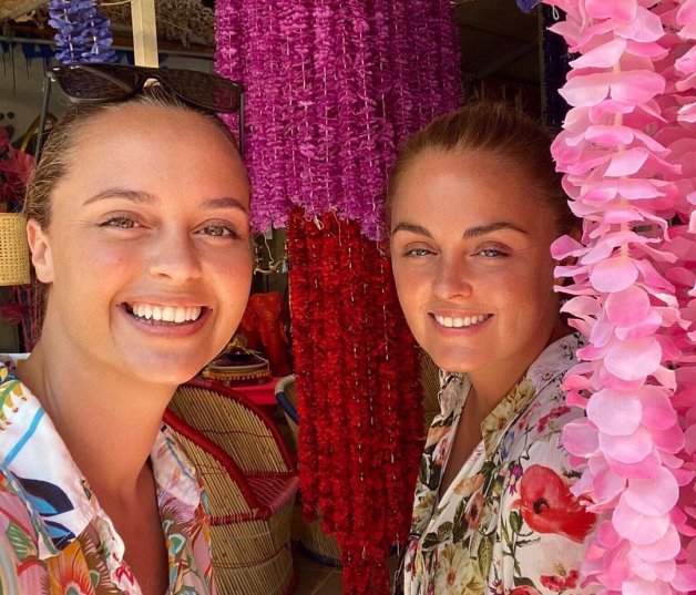 Carmen y Shaila son dos hermanas que están muy unidas.