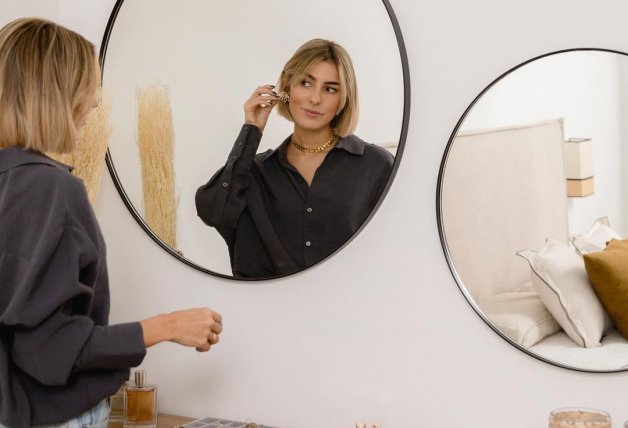 Anna Ferrer posa en el dormitorio de su nueva casa (@annafpadilla).