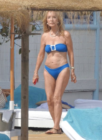 Carmen Lomana en bikini disfrutando de sus vacaciones en Marbella