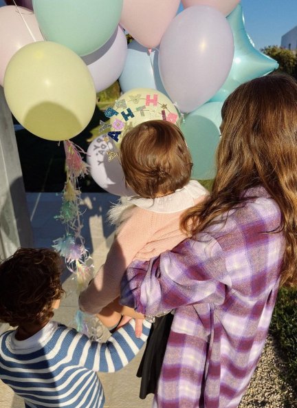 Ella, Matteo y Bianca, juntos en una preciosa imagen.