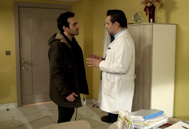 El doctor no tiene buenas noticias para Demir.