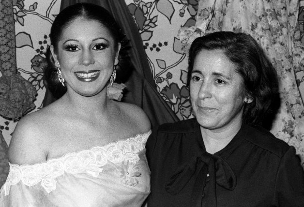 Isabel Pantoja junto a su madre, Ana, en una foto de archivo en 1978.