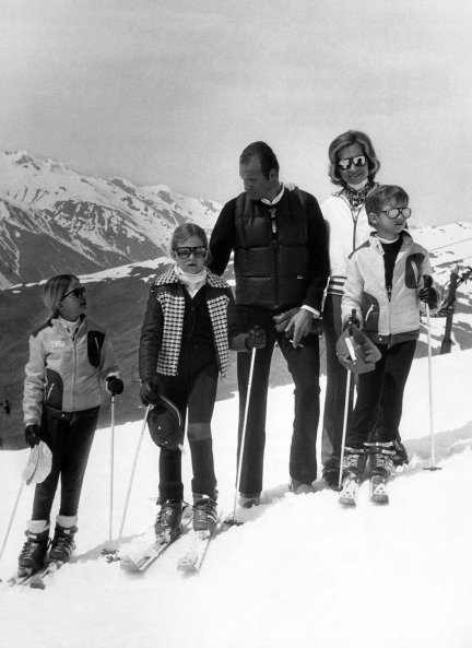 En 1976, poco después de ser coronado, con su familia en Baqueira Beret.