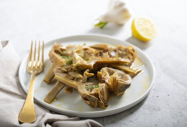 La alcachofa y otras verduras son ideales para esta dieta.