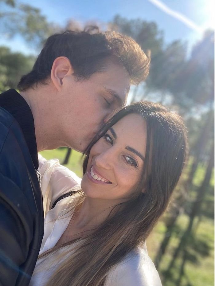 Almudena Cid aún conserva sus fotos con Christian en Instagram.