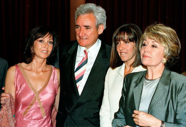 En una gala en 1999, cuando estaba en Antena 3, con otros grandes de la comunicación como Ana Rosa Quintana, Luis del Olmo y María Blanco.