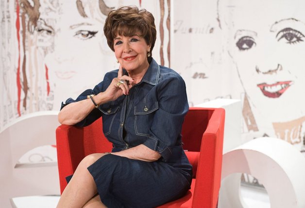 Concha Velasco, presentando "Cine de barrio".