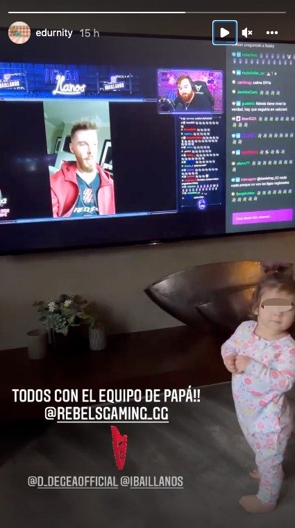 Yanay no se pierde ni una intervención de su padre.