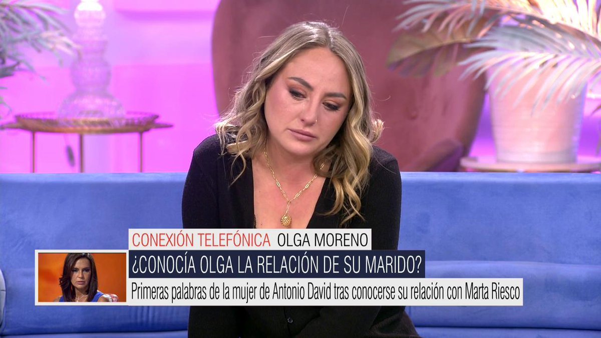 Rocío se ha emocionado muchísimo con la llamada de Olga.