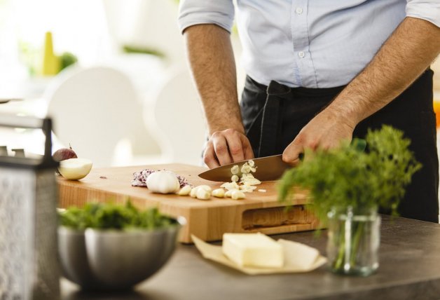 Cuece las legumbres con ajo y cebolla para potenciar su sabor