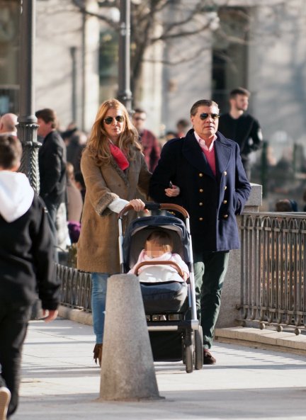 Sofía Mazagatos con Tito Pajares y su hija Sofía, que hoy tiene 6 años.