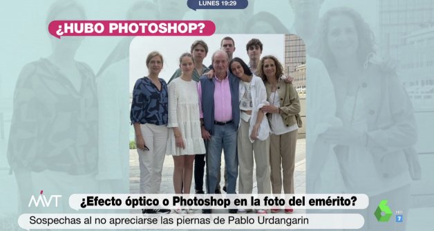 La polémica foto del reencuentro del rey con parte de su familia.