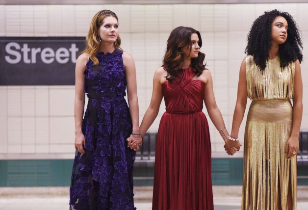 Vestidos de lujo y mucho glamour en 'The Bold Type'.