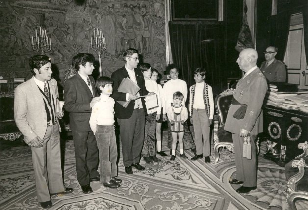  En una recepción concedida por Francisco Franco.