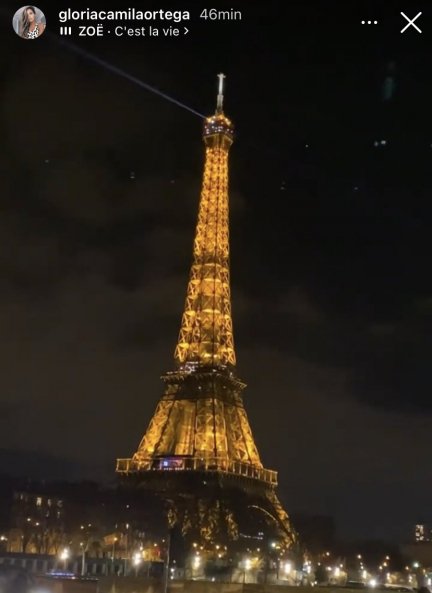 Gloria Camila muestra la Torre Eiffel a través de sus historias de Instagram (@gloriacamilaortega).