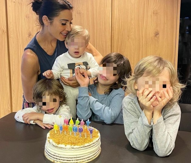 Máximo Adriano sopló por primera vez su tarta de cumpleaños.