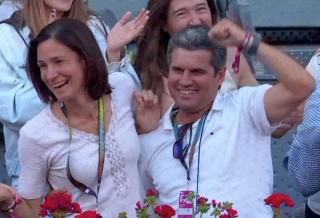 UNOS PADRES MUY ORGULLOSOS. Virginia Garfia y Carlos Alcaraz, que también jugó en la ATP, no pueden estar más contentos con las victorias del segundo de sus cuatro hijos.