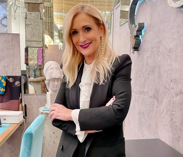 Cristina Cifuentes ha admitido que a ella también se le cae el pelo.