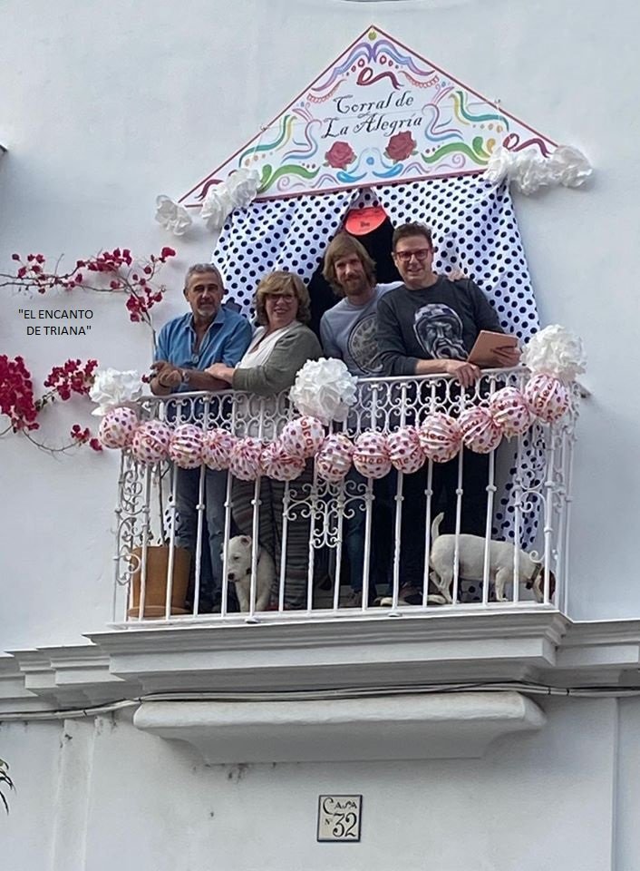 La pareja, junto a su hermana Mayte y su cuñado.