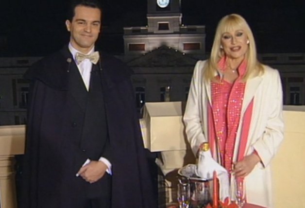 Ramón García y Raffaella Carrà dieron las Campanadas juntos en 1998.