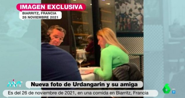 La imagen que ha difundido 'Más vale tarde' de Urdangarín y su nueva amiga.