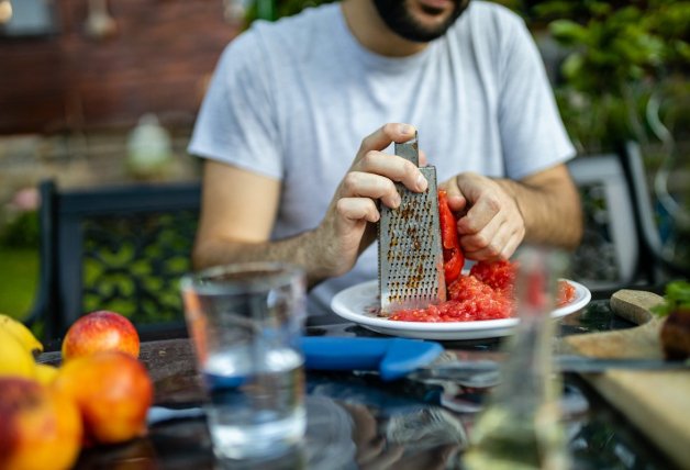 Ralla quesos, tomates, verduras, chocolate... ¡Ten a mano siempre un rallador en tu cocina!