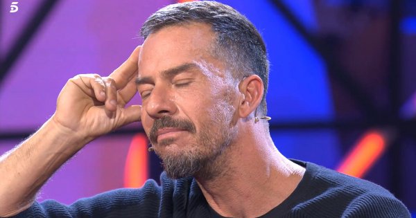 Nacho Palau se ha emocionado mucho al hablar sobre Miguel Bosé y sus hijos.