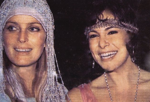 Ana Obregón con Bo Derek, con la que rodó 'Bolero', que le otorgó una gran popularidad.