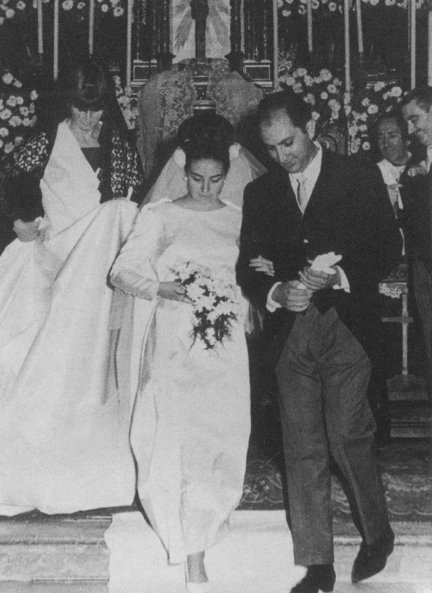 El día de su boda con José María Borrego en la catedral de Málaga.