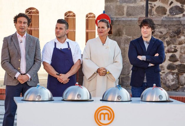 Pese a la dureza del concurso, Carlos mantiene hoy una magnífica relación con el jurado de 'MasterChef'.