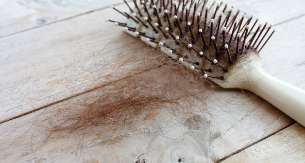 En otoño y primavera es la época en la que triplicar la caída del cabello forma parte de lo natural.