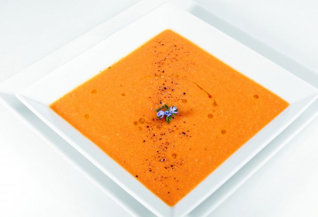 Gazpacho de verduras confitadas.