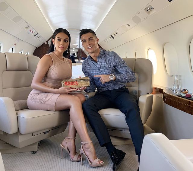 La pareja, en su avión privado.