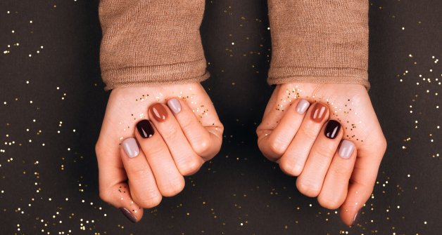 Las influencers marcan la tendencia de uñas este otoño-invierno.