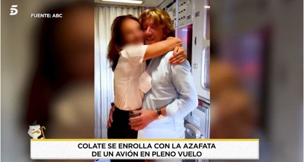 ¡La pareja hizo aumentar la temperatura de la cabina del avión!