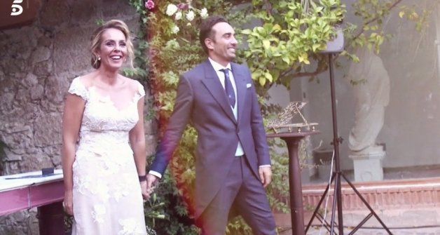 Rocío Carrasco y Fidel Albiac, en su boda, en 2016.