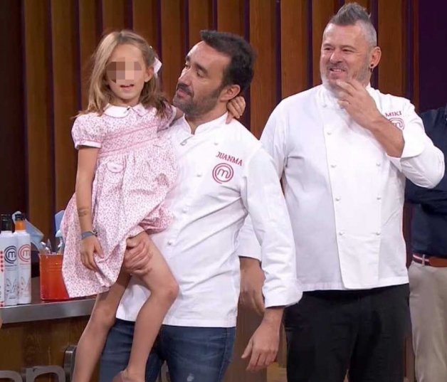 Carmen lo pasó en grande viendo ganar a su padre la sexta edición de 'MasterChef Celebrity'.