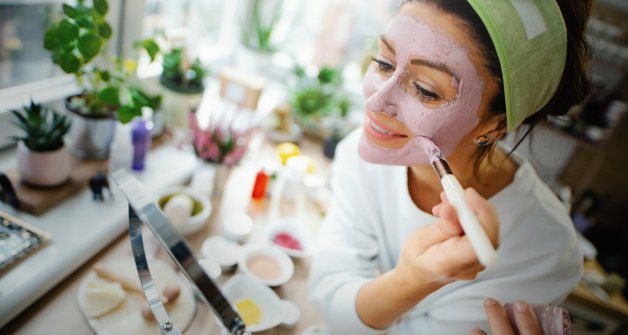 Cuida la piel sensible desde casa con mascarillas elaboradas a base de ingredientes naturales.